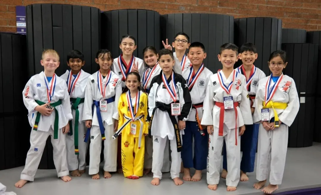 group-of-young-taekwondo-athletes